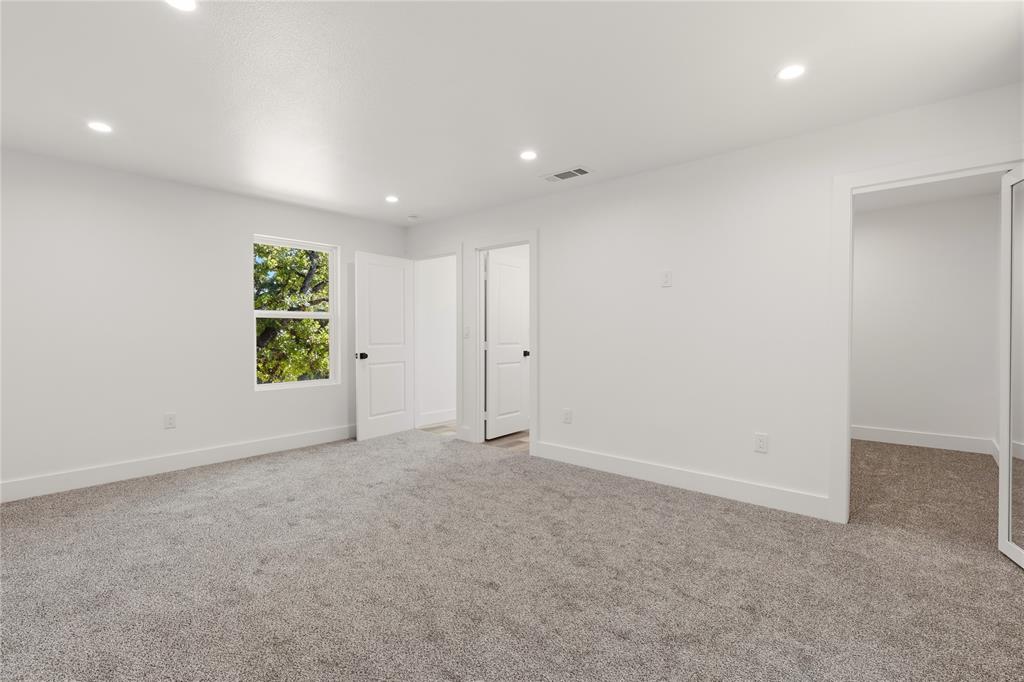 327 Boone Property Photo 22