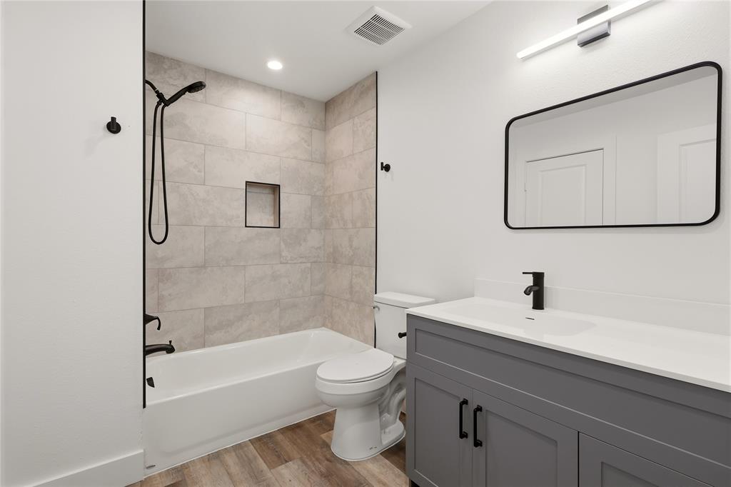 327 Boone Property Photo 23