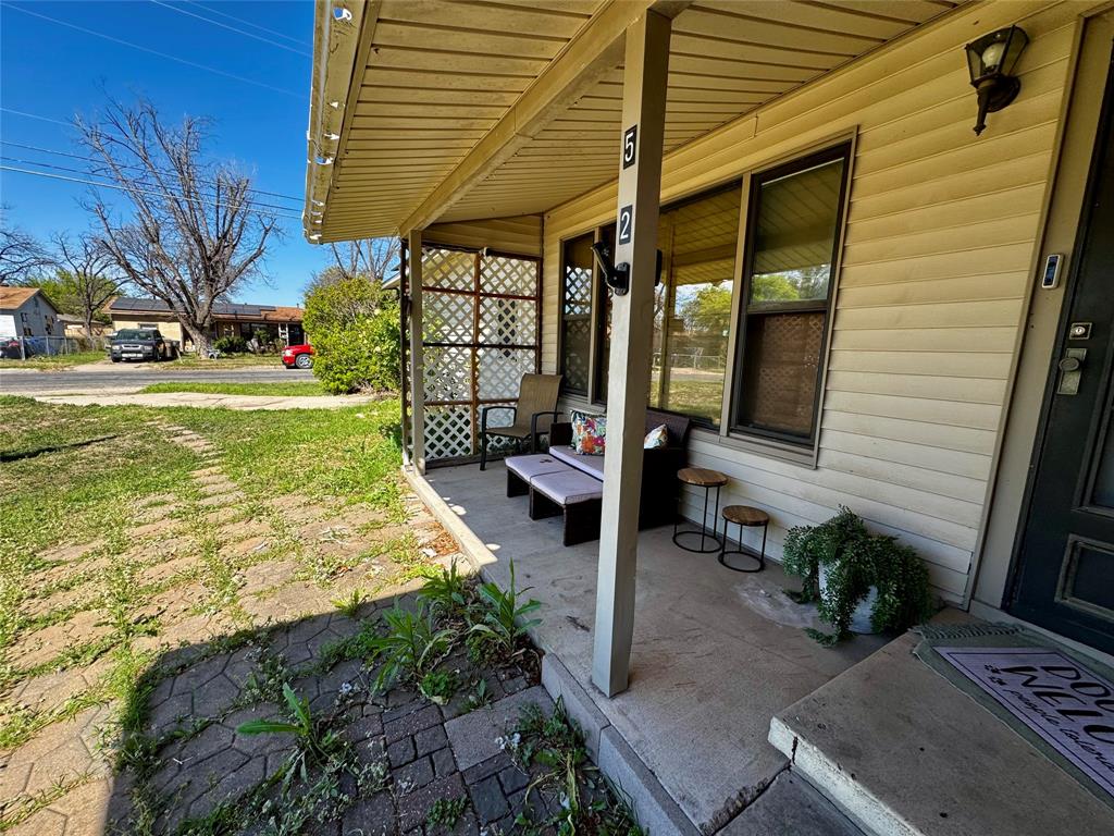 512 Wanda Street Property Photo 2