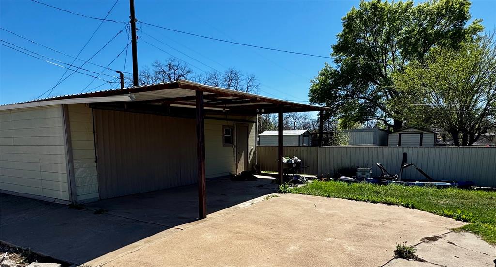 512 Wanda Street Property Photo 13