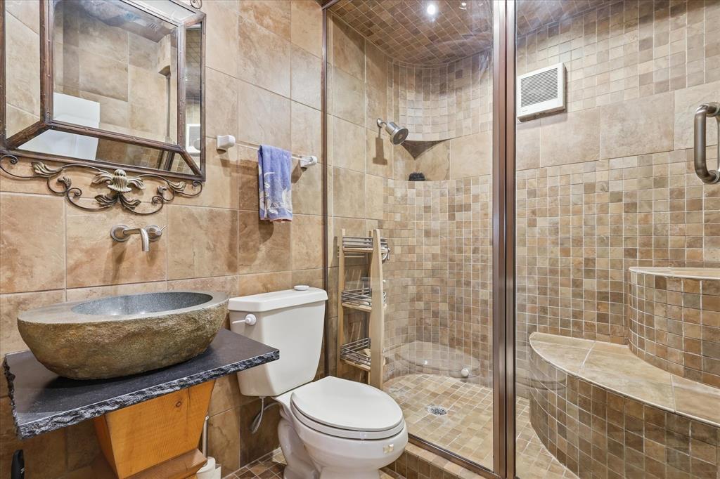 800 Oakwood Court Property Photo 27
