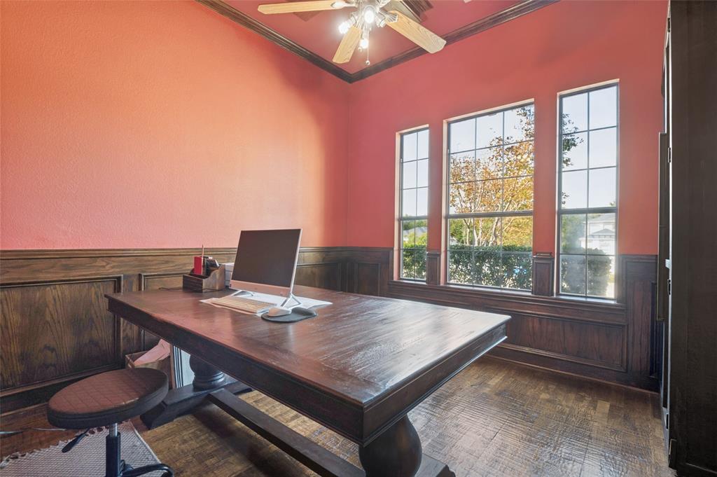 2418 Amberleaf Court Property Photo 3