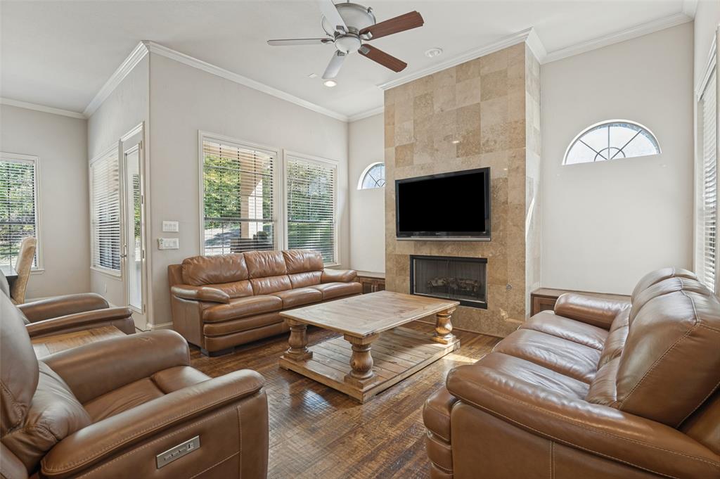 2418 Amberleaf Court Property Photo 4