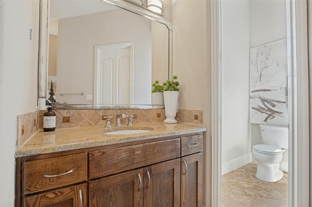 2418 Amberleaf Court Property Photo 12