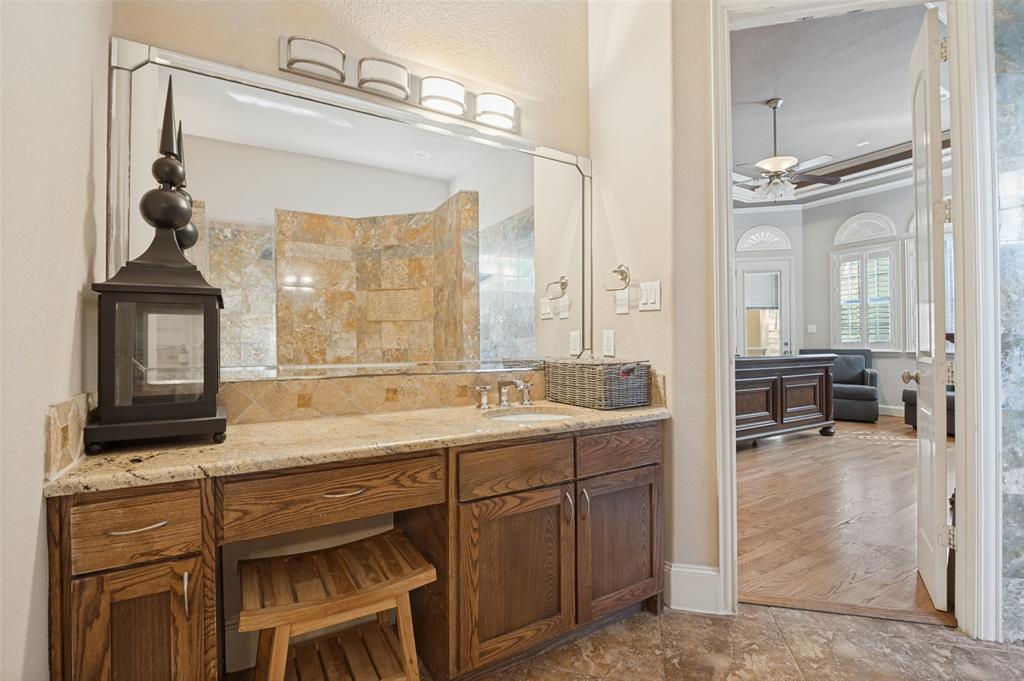 2418 Amberleaf Court Property Photo 13