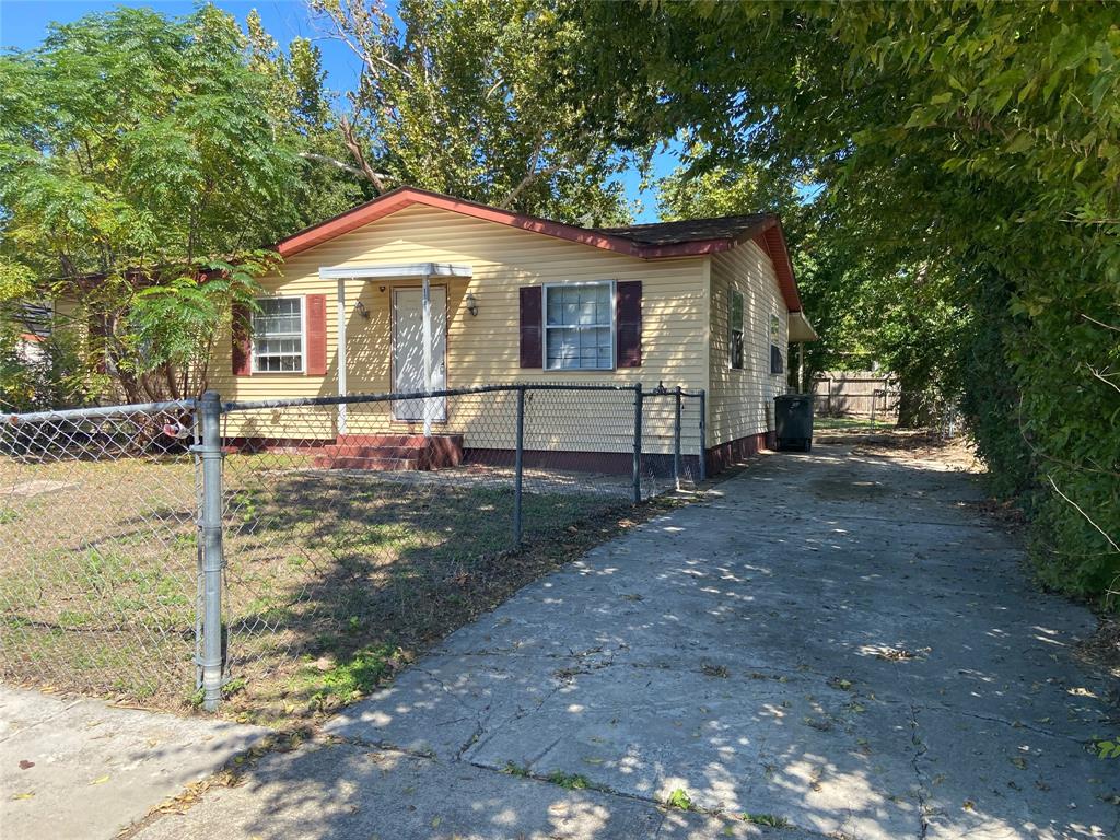 1109 Karen Drive Property Photo 1