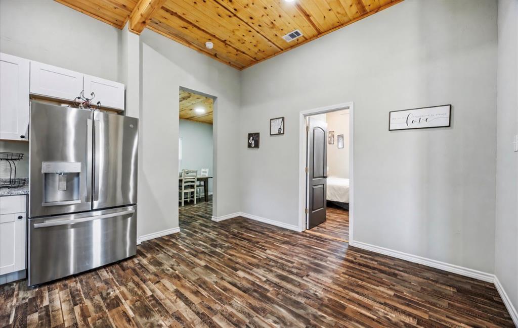 2206 Drake Street Property Photo 14
