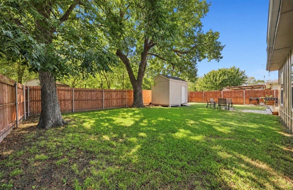 2206 Drake Street Property Photo 28