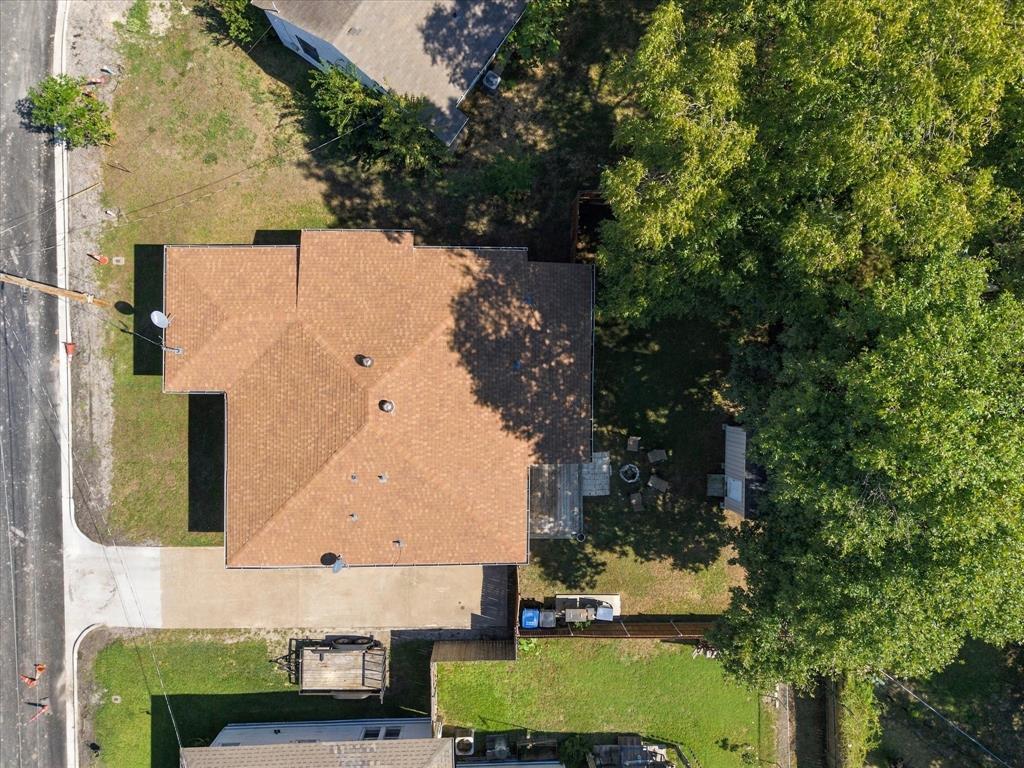 2206 Drake Street Property Photo 29