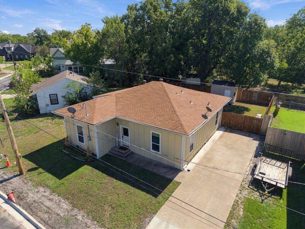 2206 Drake Street Property Photo 30