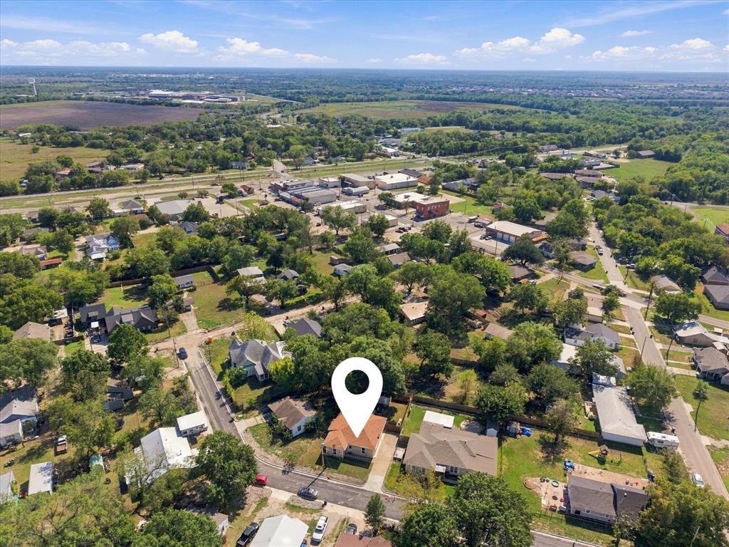 2206 Drake Street Property Photo 32