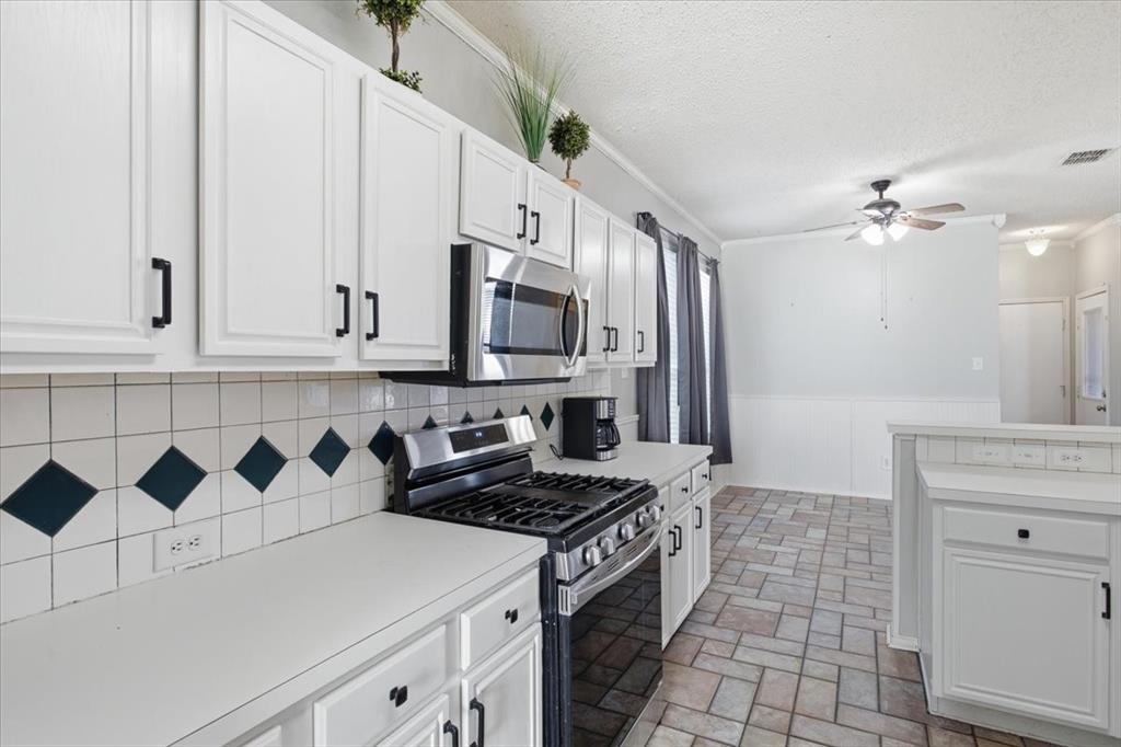 204 Newport Drive Property Photo 9