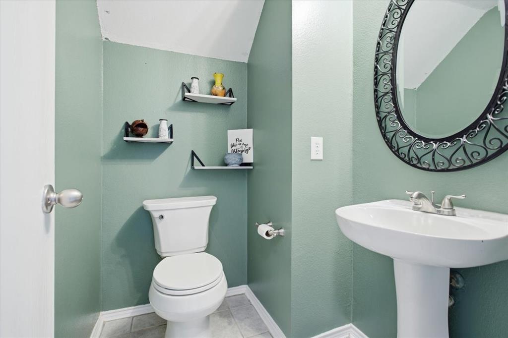 204 Newport Drive Property Photo 12