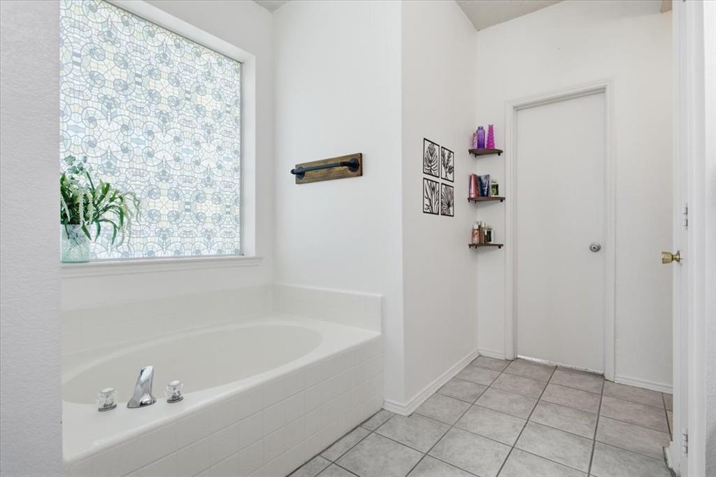 204 Newport Drive Property Photo 15