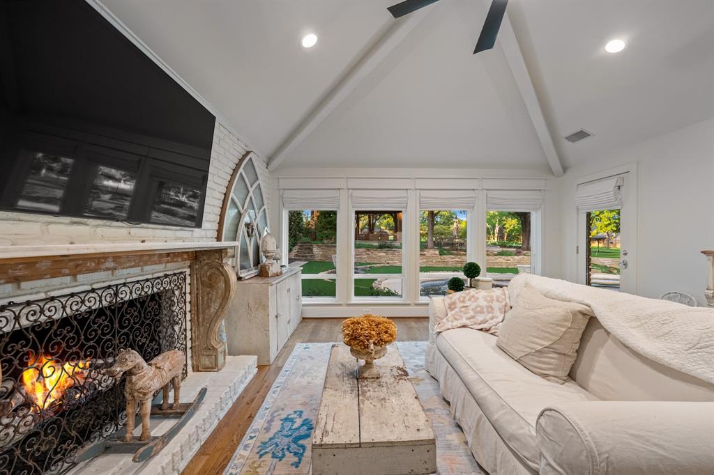 2108 Augusta Property Photo 17