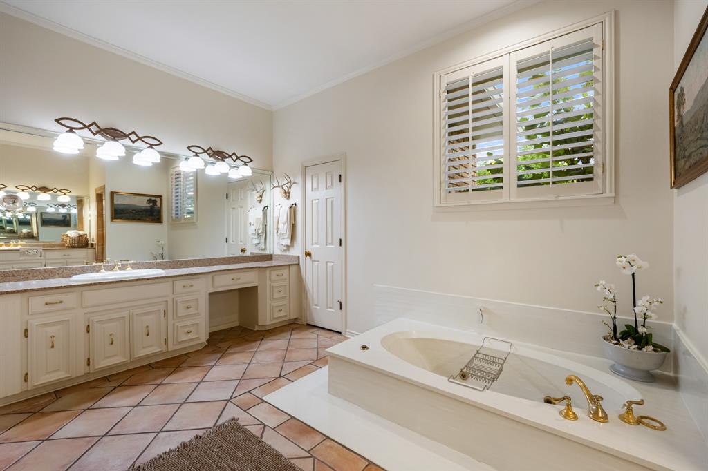 2108 Augusta Property Photo 21