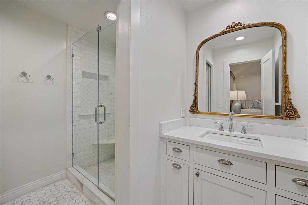 2108 Augusta Property Photo 24
