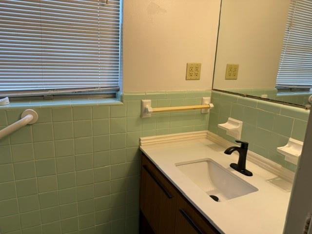 645 W 4th Street Property Photo 9