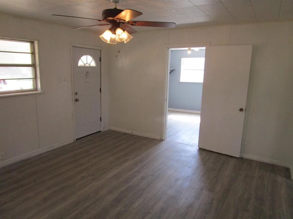1205 N Avenue F Property Photo 11