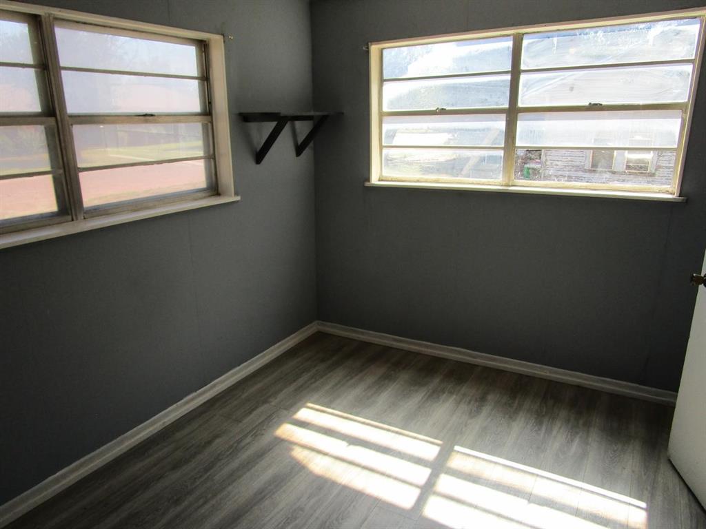 1205 N Avenue F Property Photo 12
