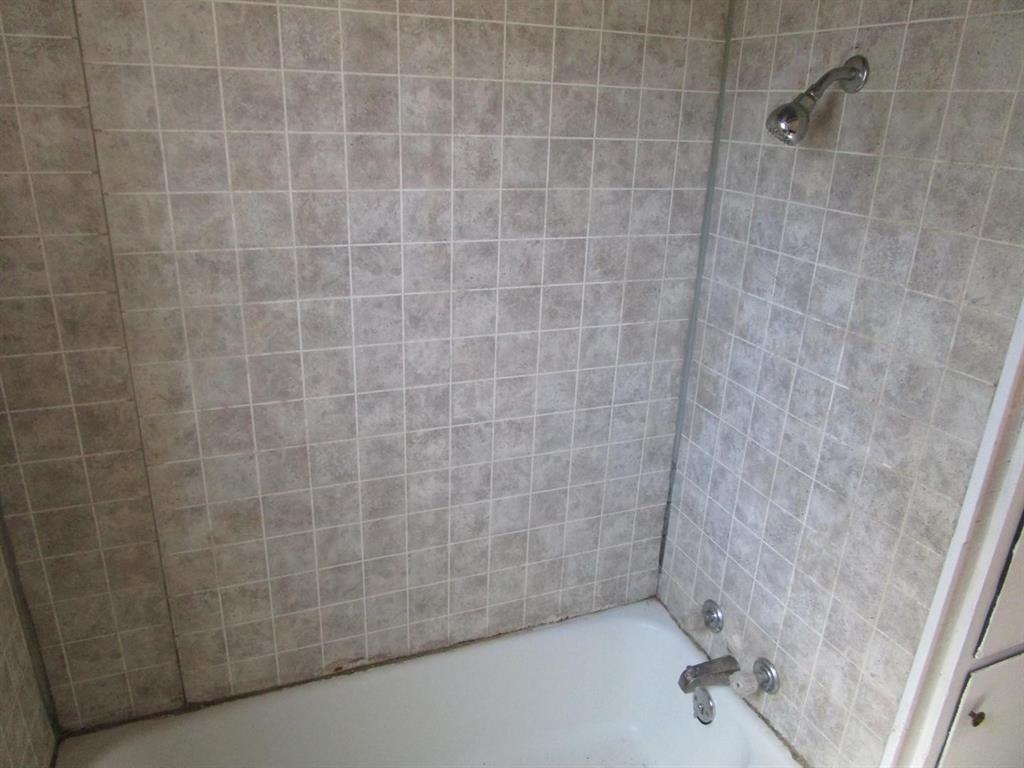 1205 N Avenue F Property Photo 16