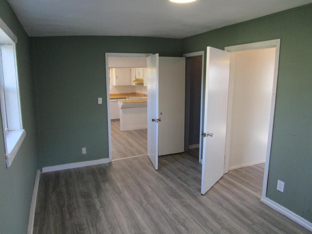 1205 N Avenue F Property Photo 19