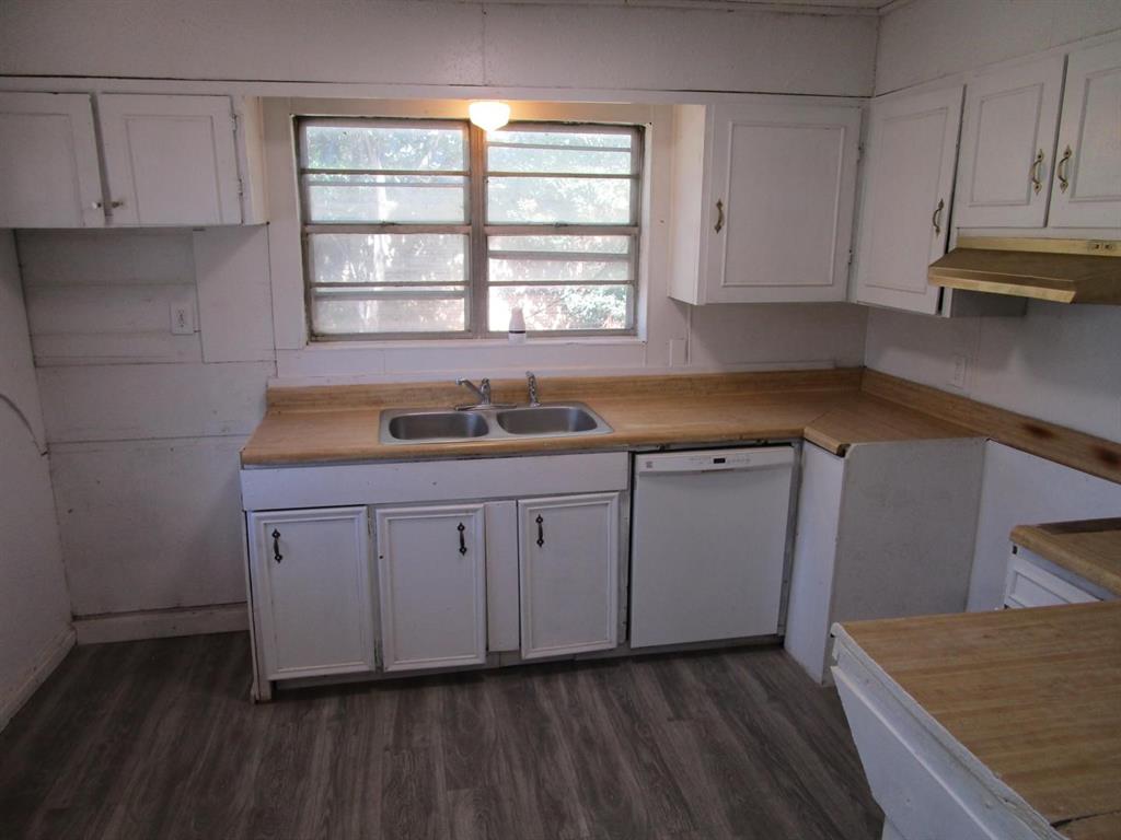 1205 N Avenue F Property Photo 20
