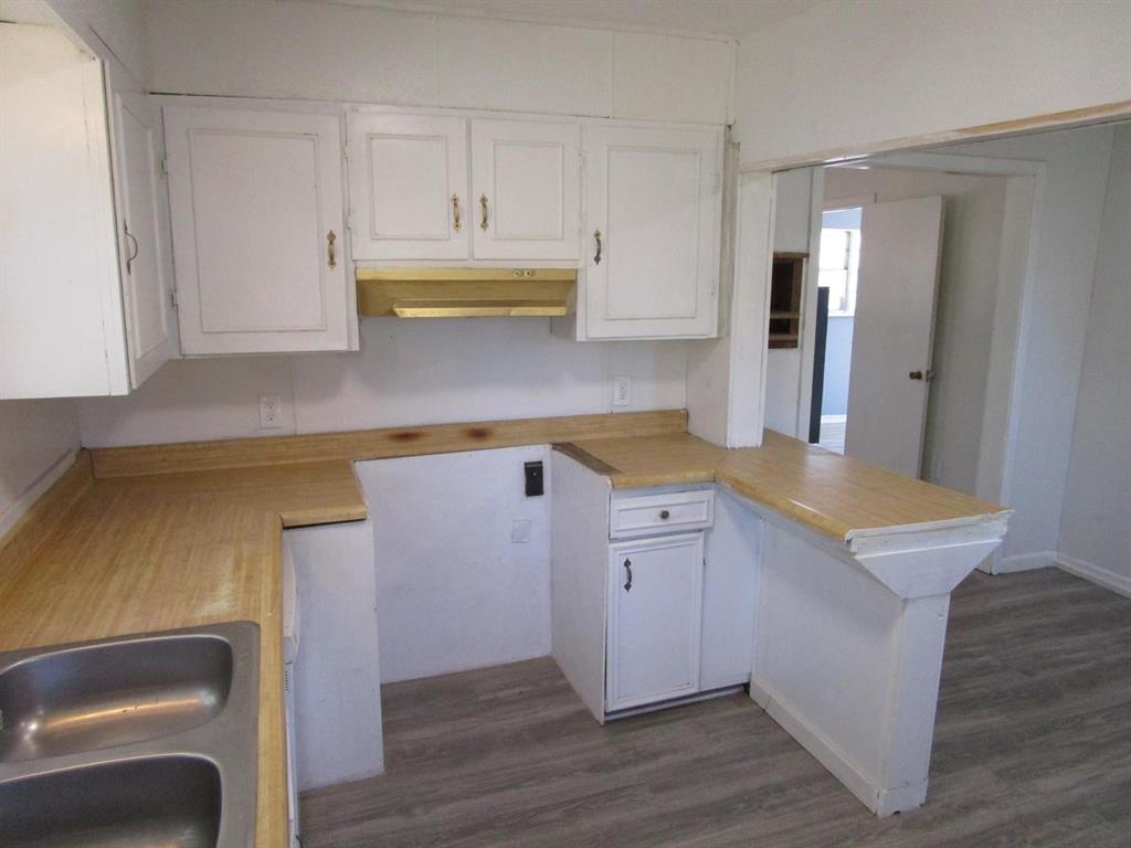 1205 N Avenue F Property Photo 22