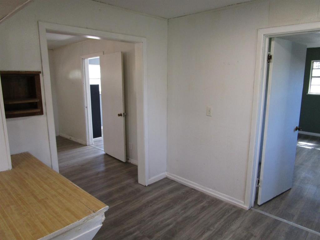 1205 N Avenue F Property Photo 23