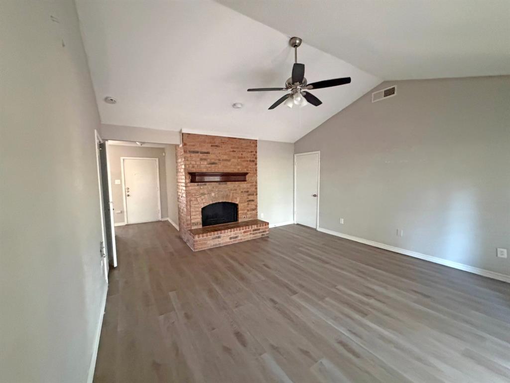 1112 Princeton Drive Property Photo 3