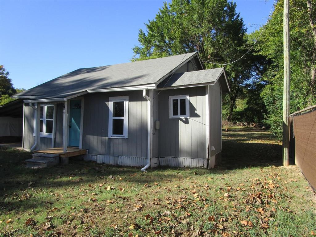 126 Nw Beck Street Property Photo 2