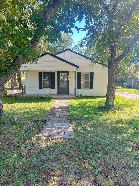 304 N Neches Street Property Photo 1