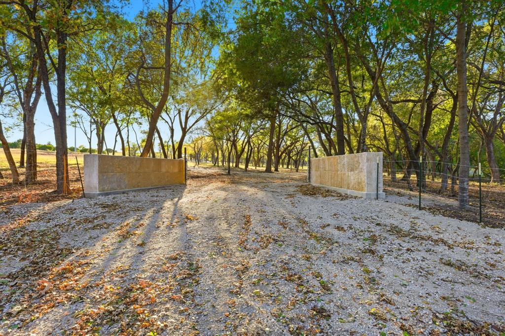 2401 Bear Creek Road Estate 2 Property Photo 17