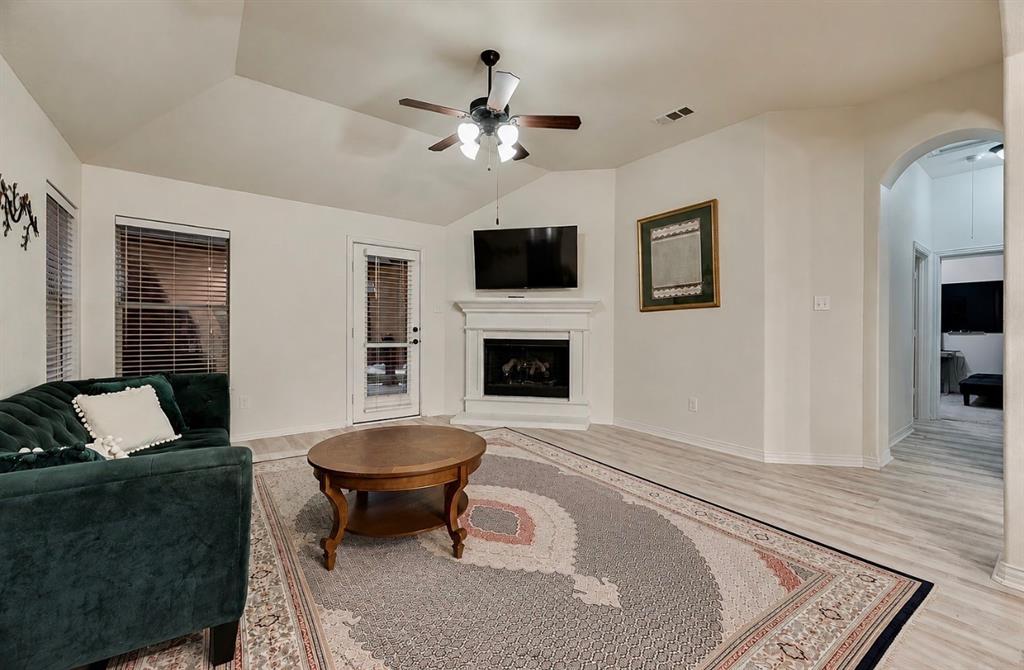 1705 Grand Meadows Drive Property Photo 9