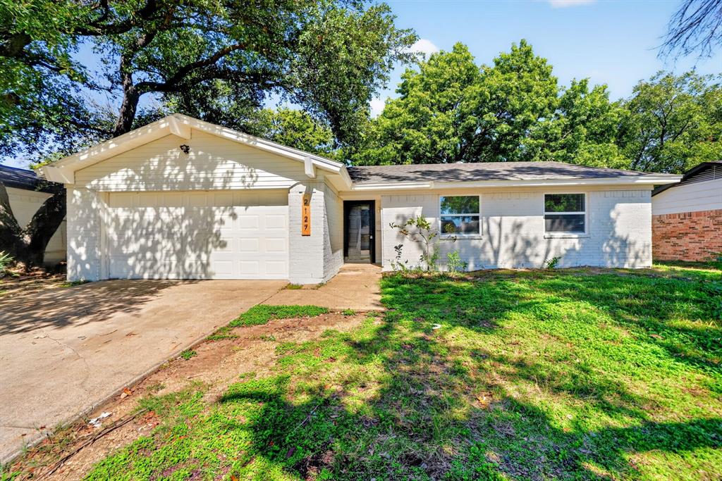 2127 Versailles Drive Property Photo 1