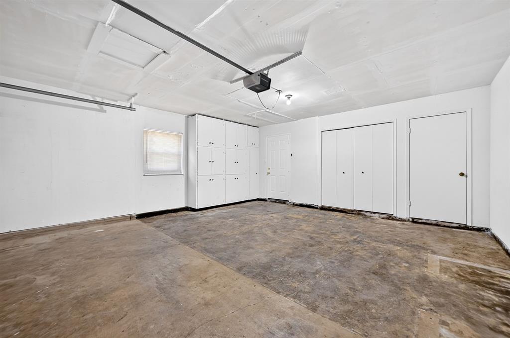 2127 Versailles Drive Property Photo 17