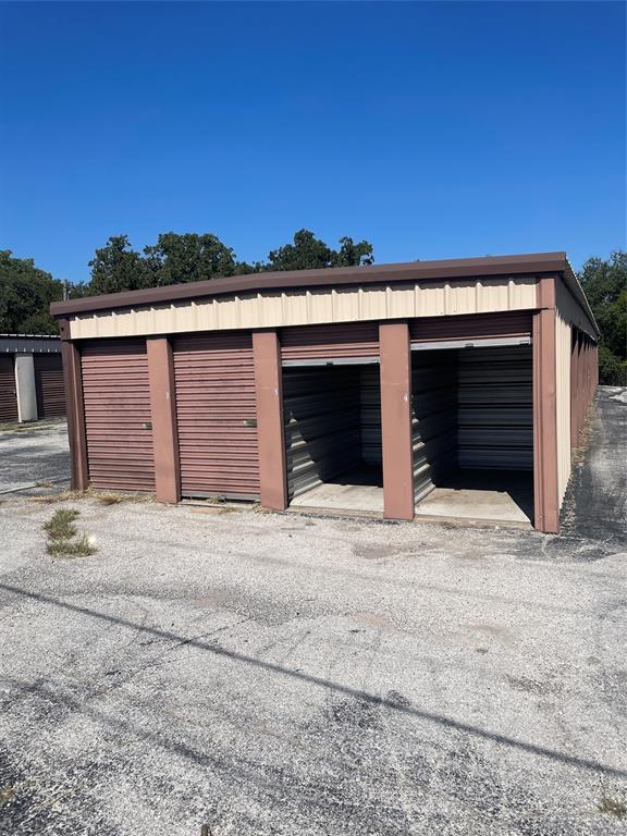 9990 Mineral Wells Highway Property Photo 3