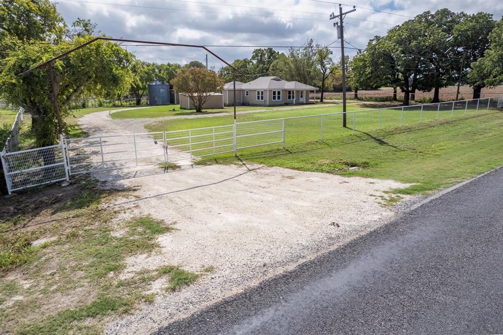 36074 N Fm 219 Property Photo 1