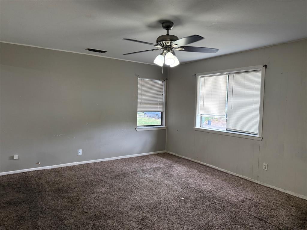 1311 W Water Street Property Photo 4
