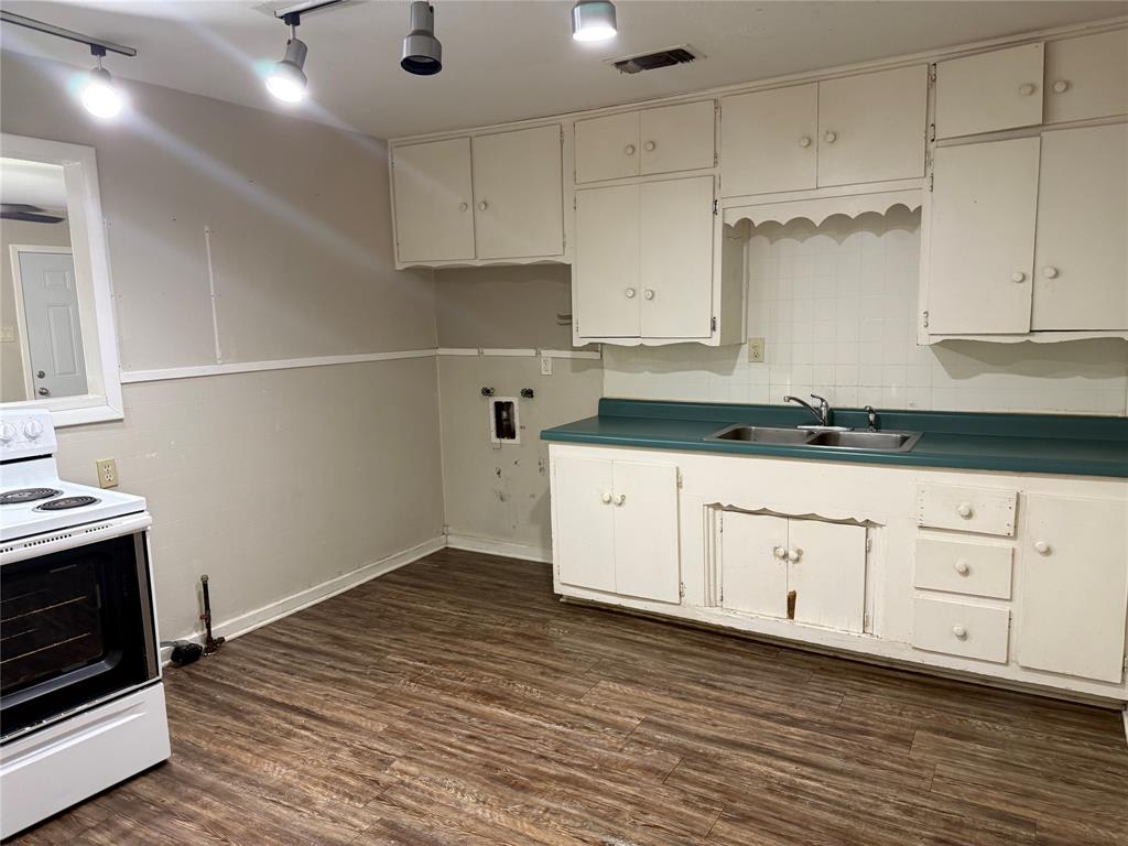 1311 W Water Street Property Photo 5