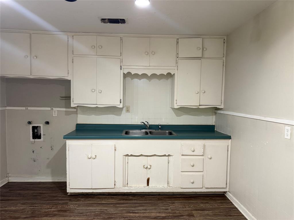1311 W Water Street Property Photo 6