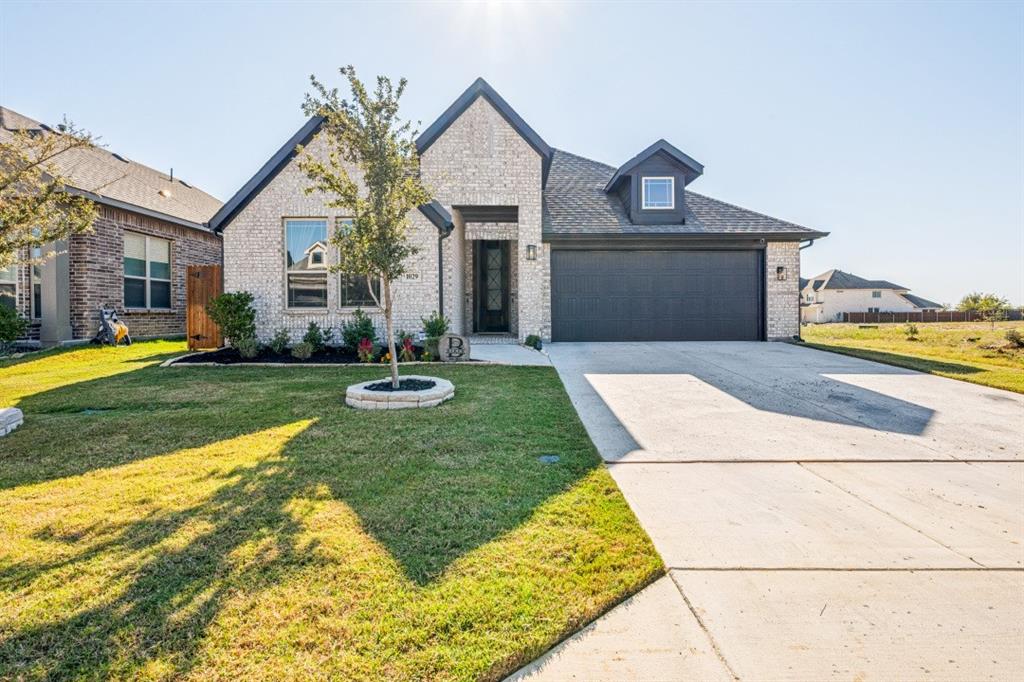 1029 River Oaks Drive Property Photo 1