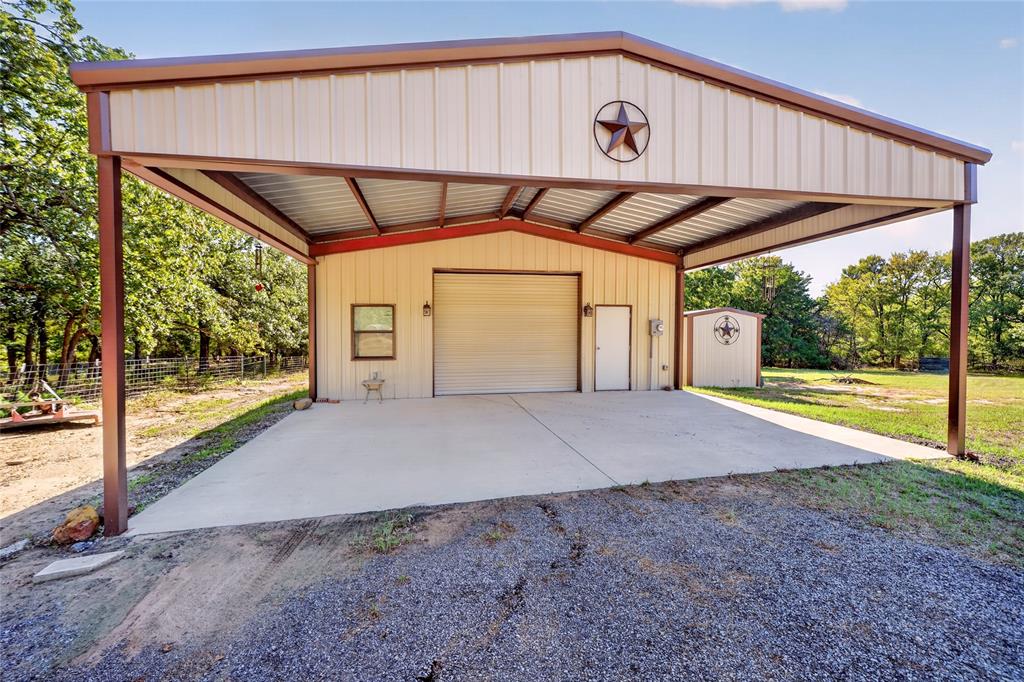 1747 Willie Dennis Road Property Photo 3