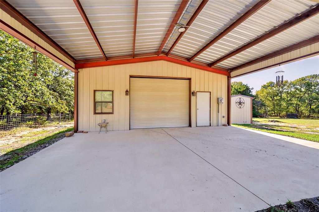 1747 Willie Dennis Road Property Photo 8