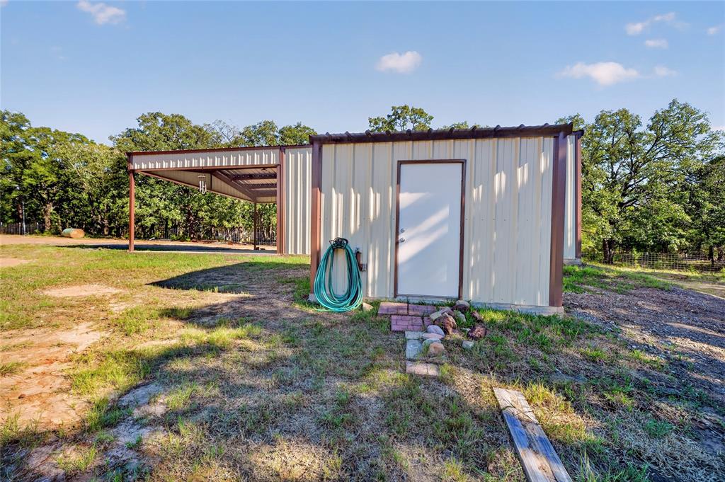 1747 Willie Dennis Road Property Photo 10