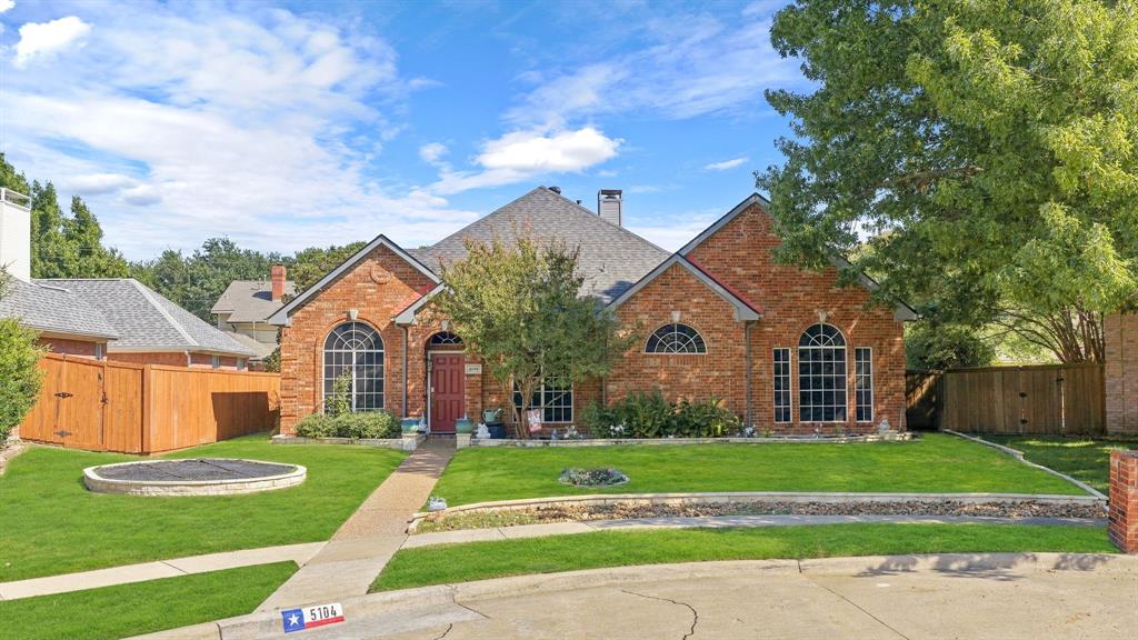 5104 Teddington Park Drive Property Photo 4