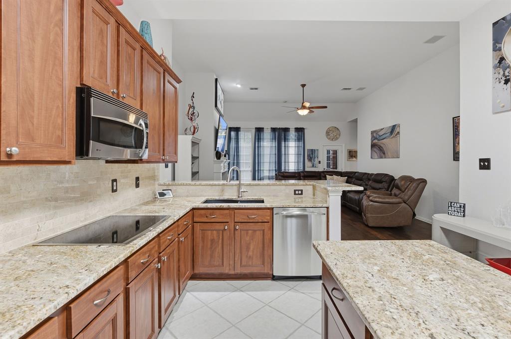 5104 Teddington Park Drive Property Photo 13