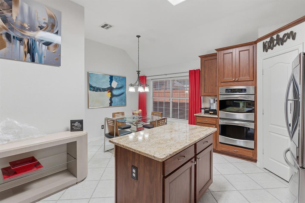 5104 Teddington Park Drive Property Photo 14