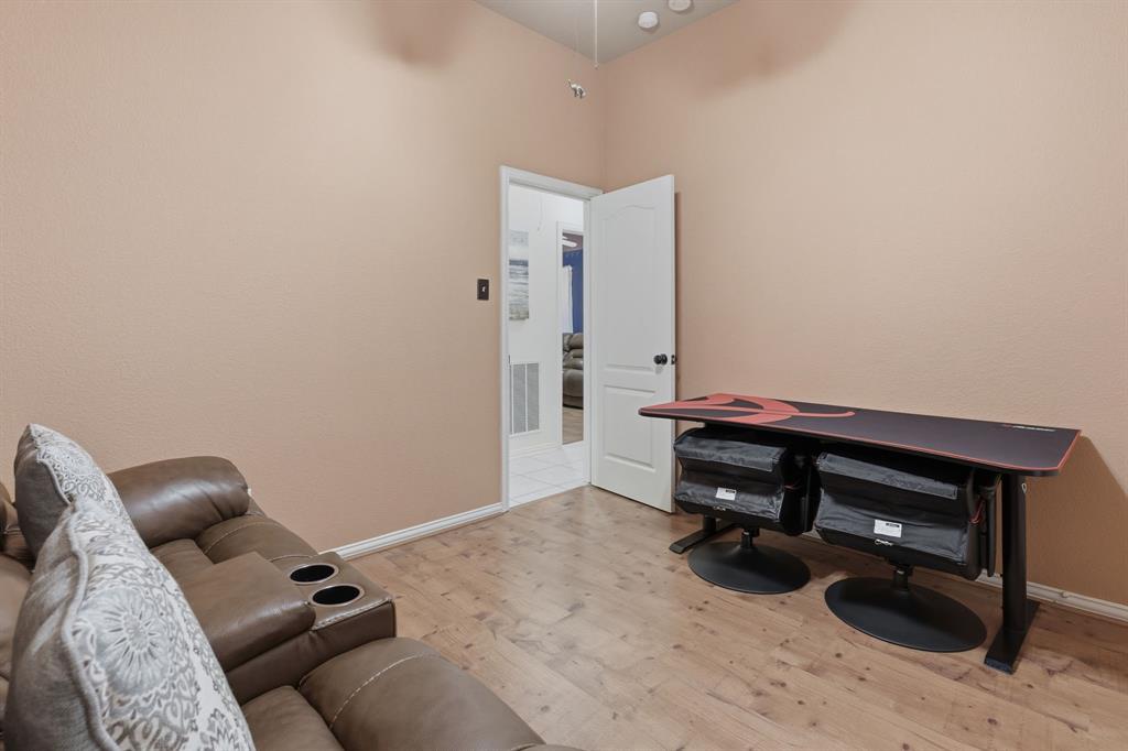5104 Teddington Park Drive Property Photo 25