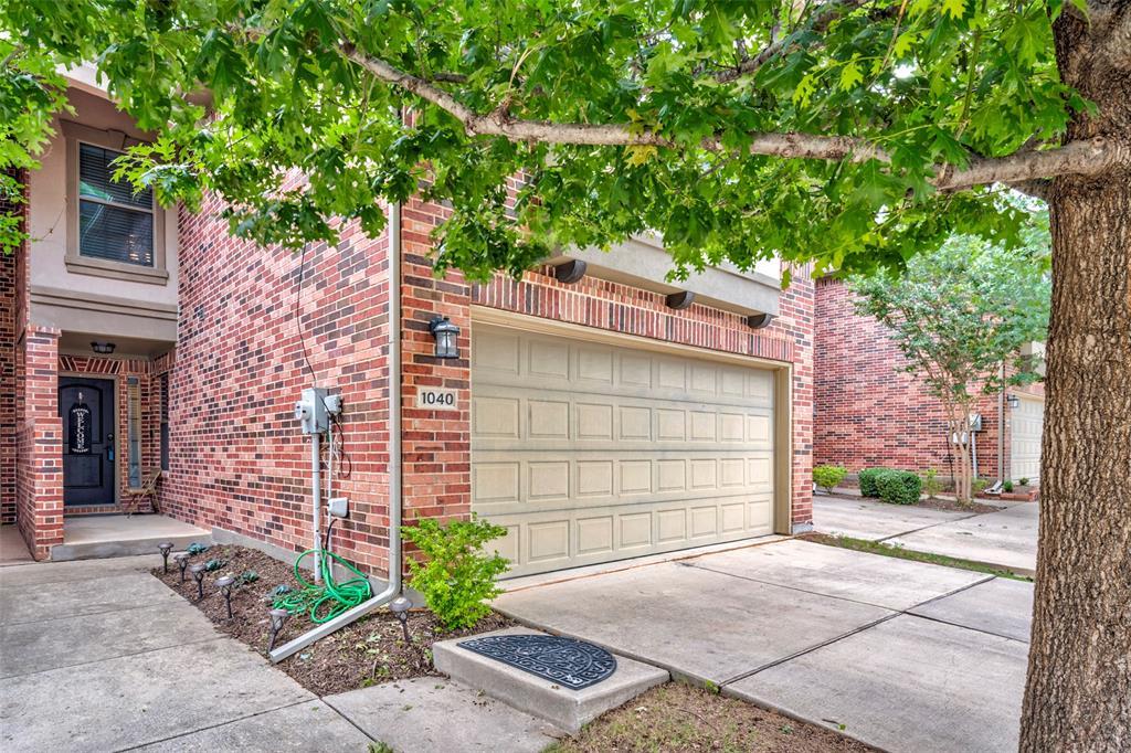 1040 Lucy Lane Property Photo 1